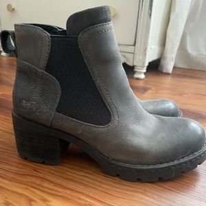 Born leather boots. Size 8. Grey with black.